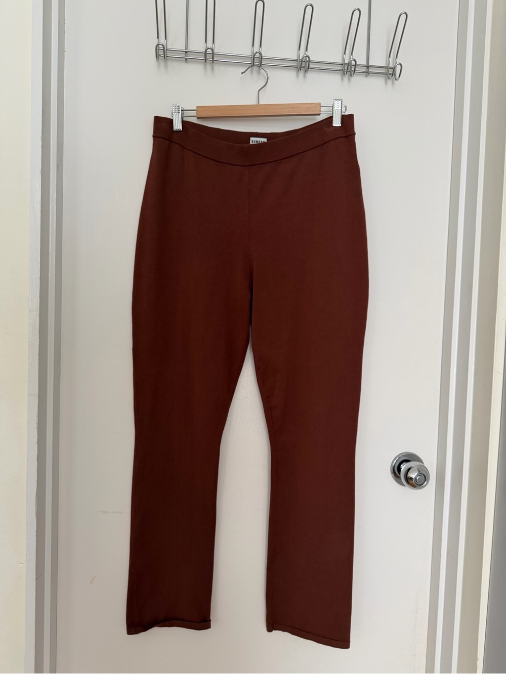 High-Rise burgundy Knit Pants